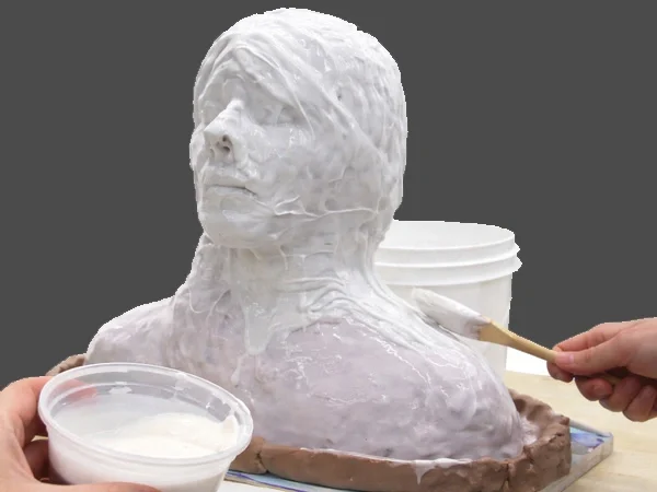 完成的柔性硅胶手套模具，准备制作支撑外壳